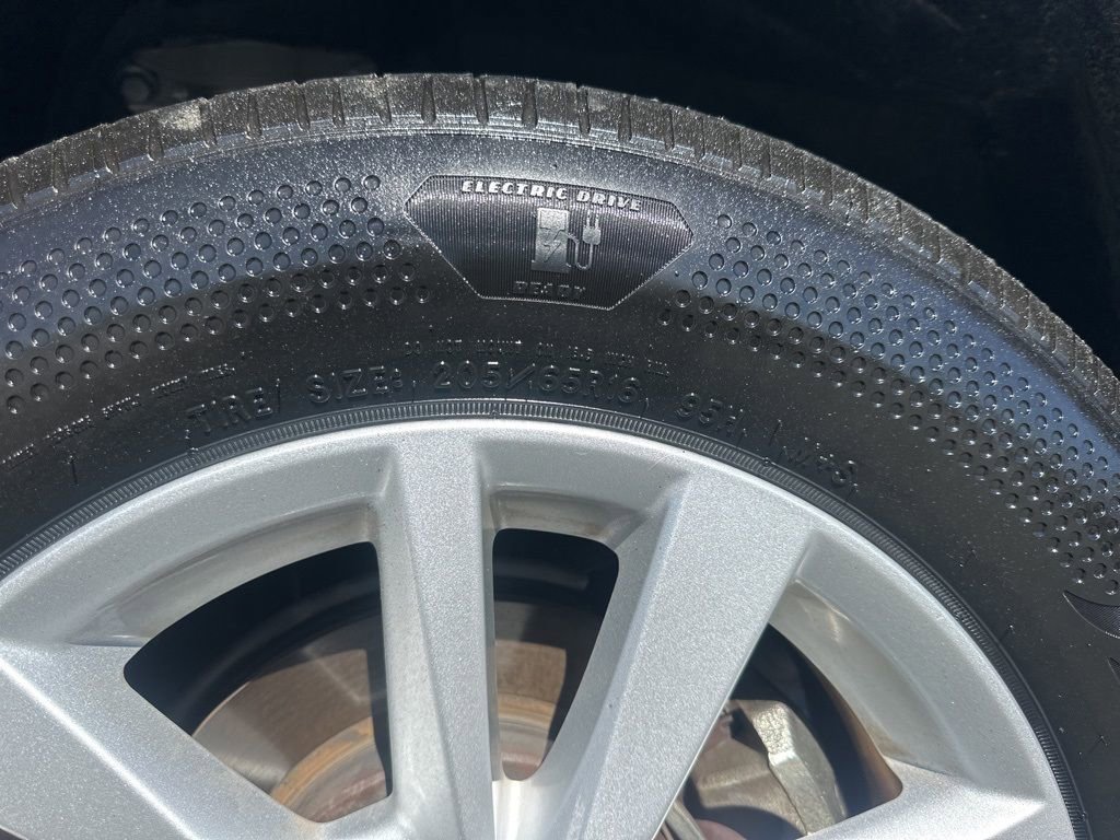 Used 2025 Toyota Camry LE image 29