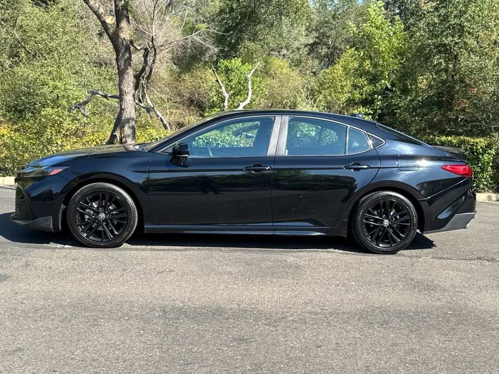 Used 2025 Toyota Camry SE w/ Convenience Package FWD image 8