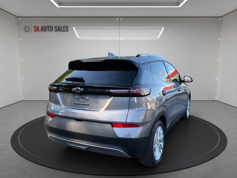Used 2023 Chevrolet Bolt EUV LT w/ Driver Confidence Package FWD image 5