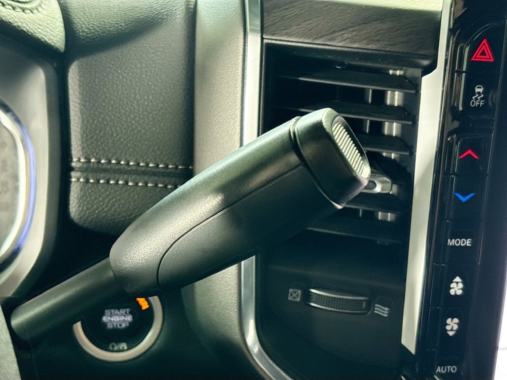 New 2026 RAM 2500 Laramie AWD/4WD image 18