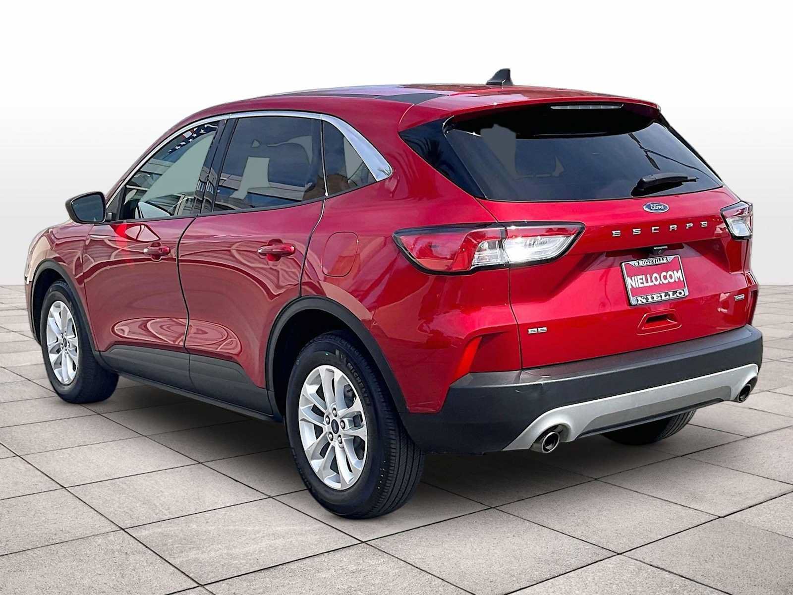 Used 2022 Ford Escape SE FWD image 14