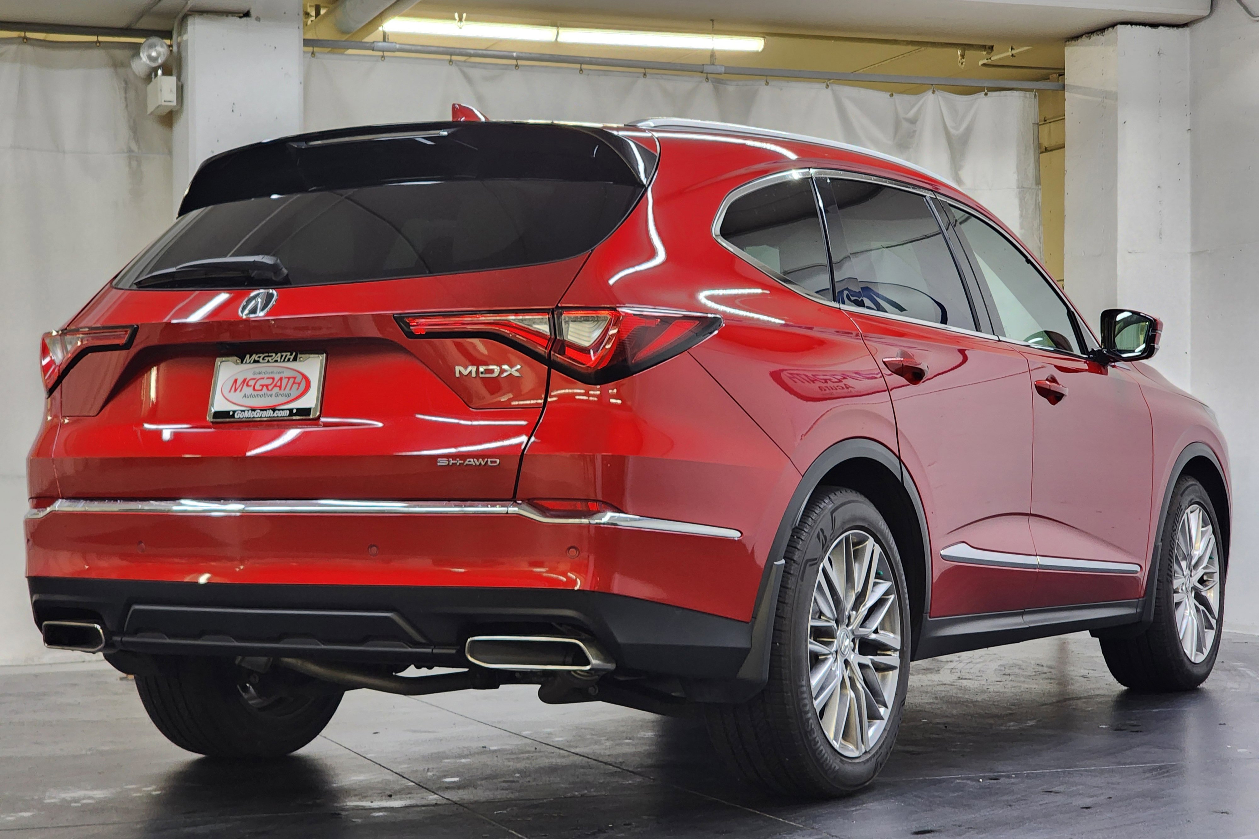 Used 2024 Acura MDX SH-AWD w/ Advance Package image 3