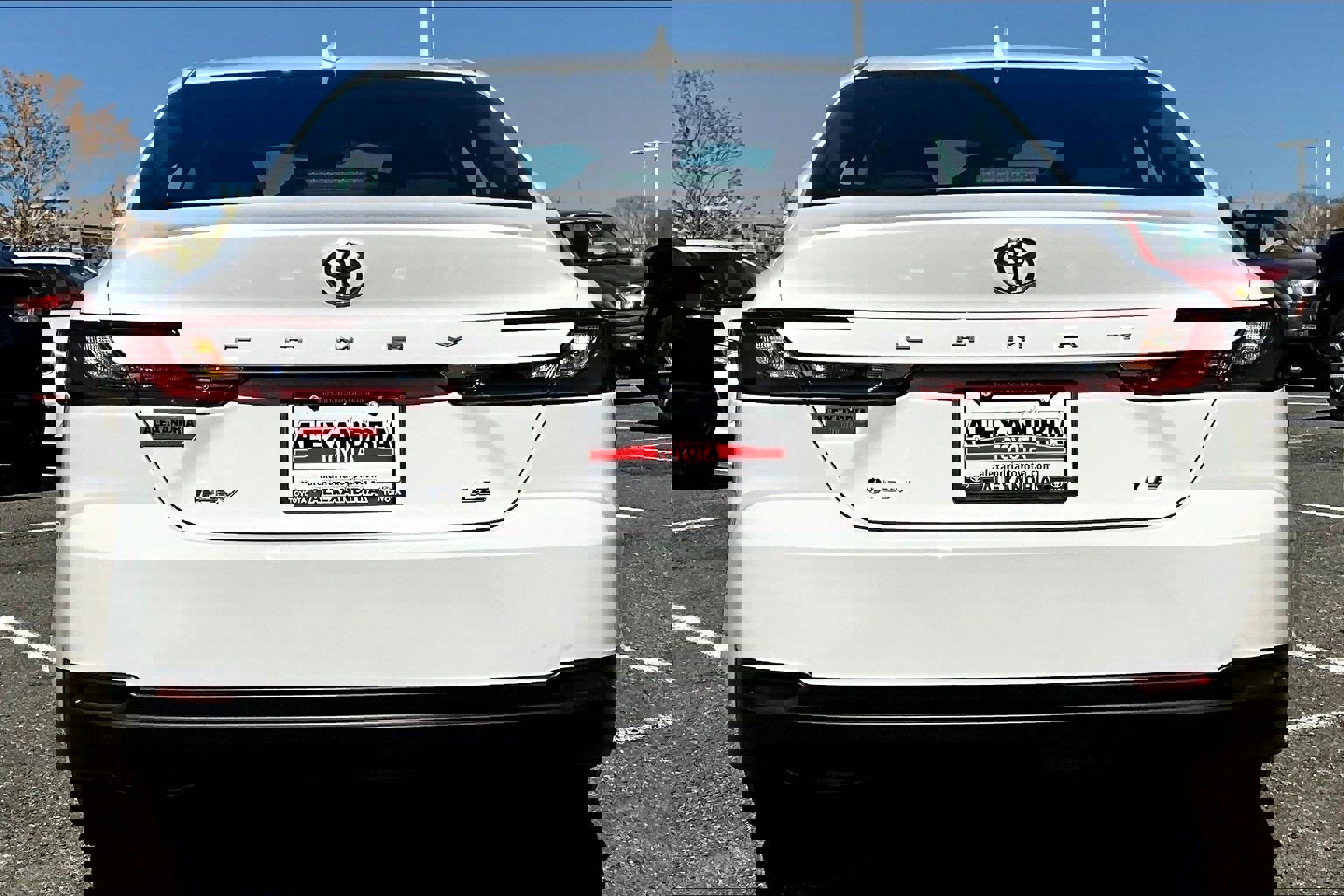 Used 2025 Toyota Camry LE FWD image 4