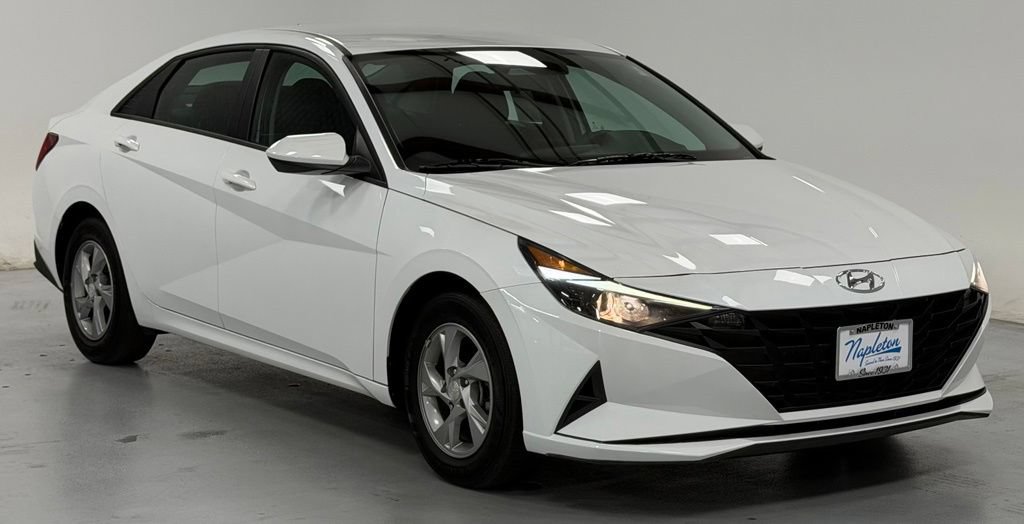Certified 2023 Hyundai Elantra SE FWD image 6