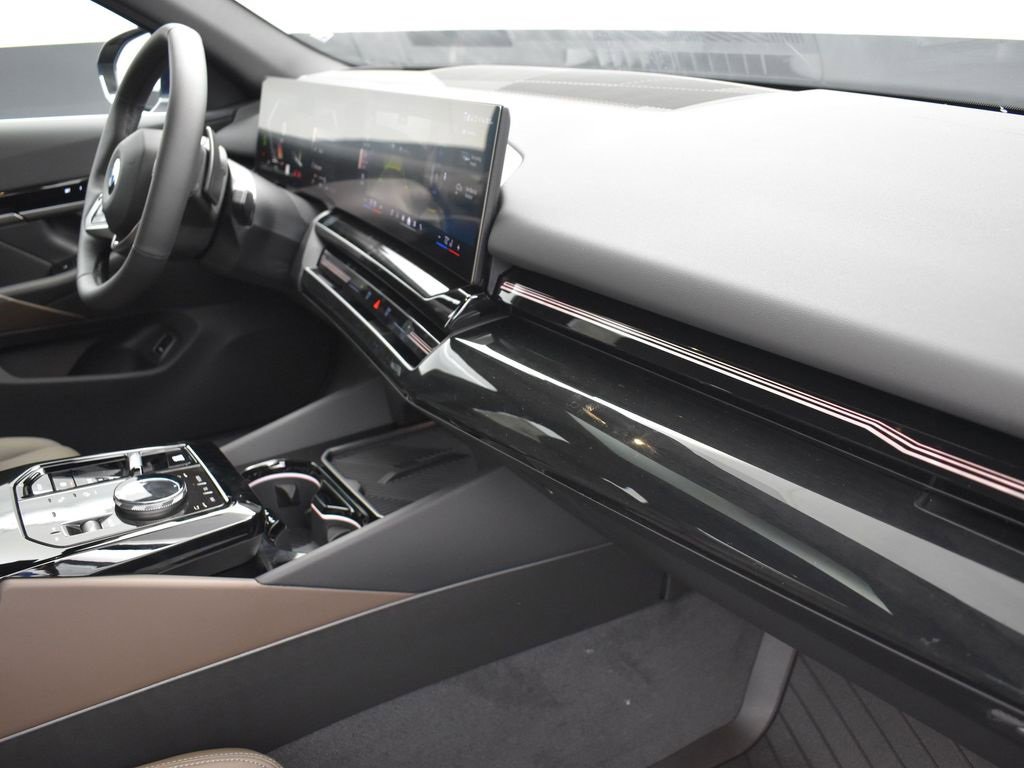 New 2026 BMW 530i w/ Premium Package image 23