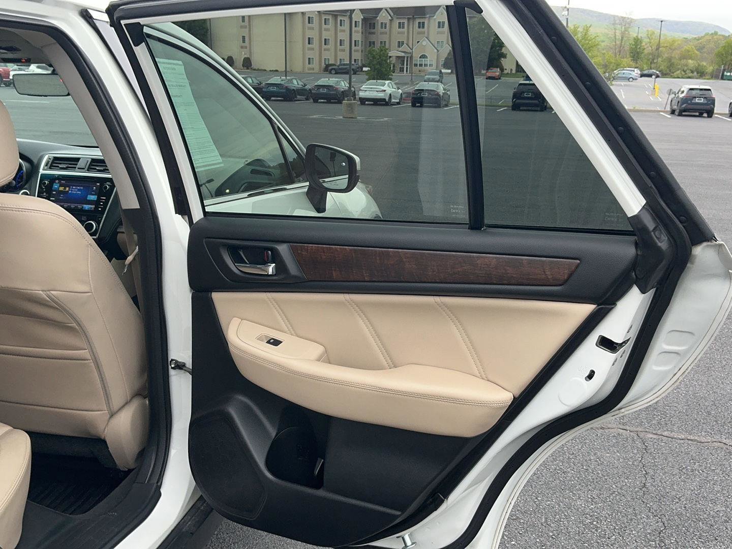Used 2019 Subaru Outback 2.5i Limited AWD/4WD image 32