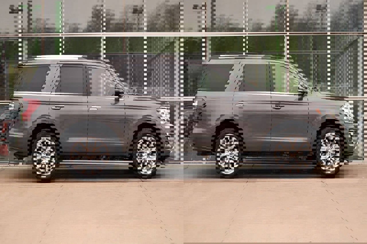 Used 2018 Ford Expedition Limited w/ Equipment Group 302A image 8