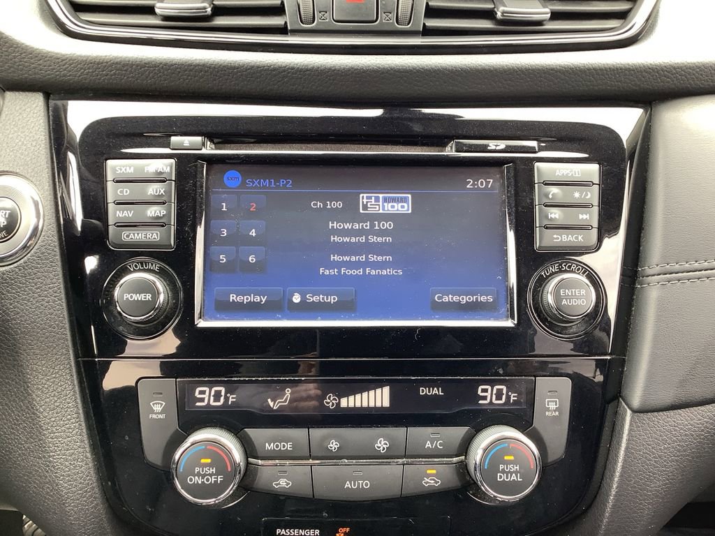 Used 2017 Nissan Rogue SL image 18