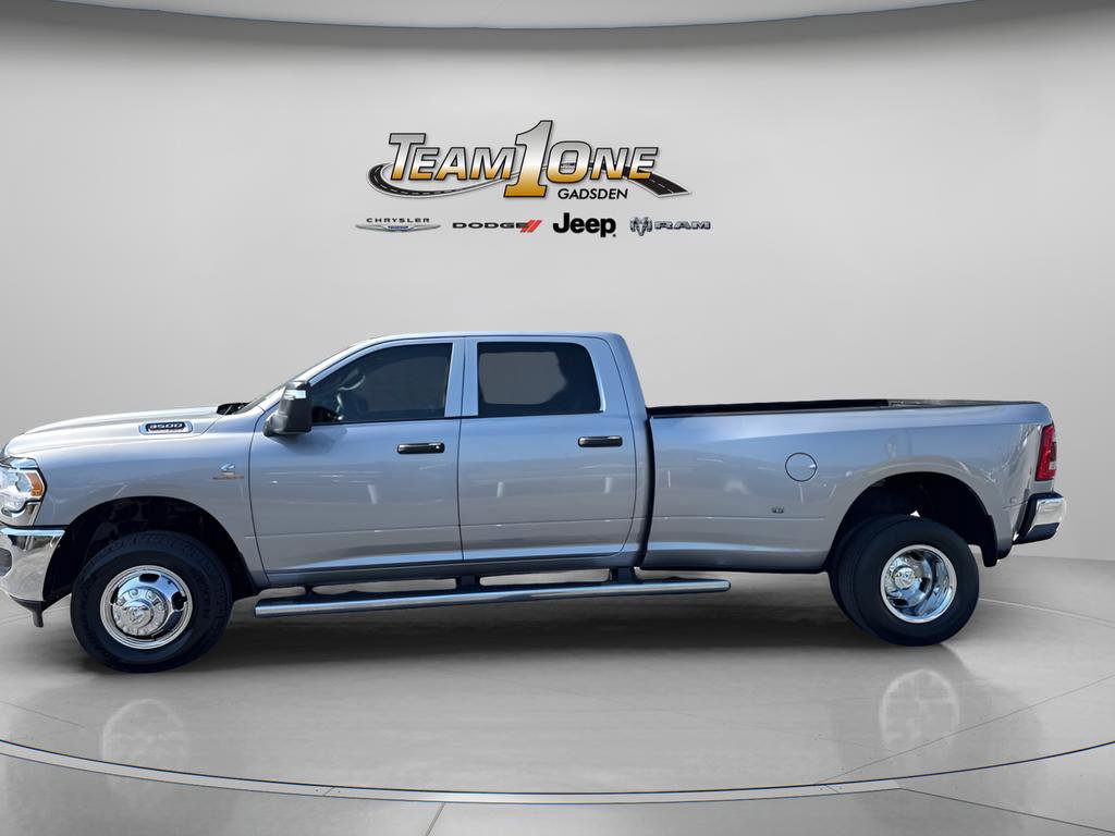 Used 2024 RAM 3500 Tradesman w/ Chrome Appearance Group AWD/4WD image 6