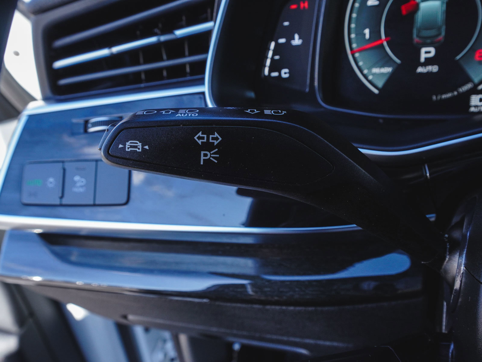 Used 2023 Audi Q7 3.0T Premium w/ Convenience Package image 21