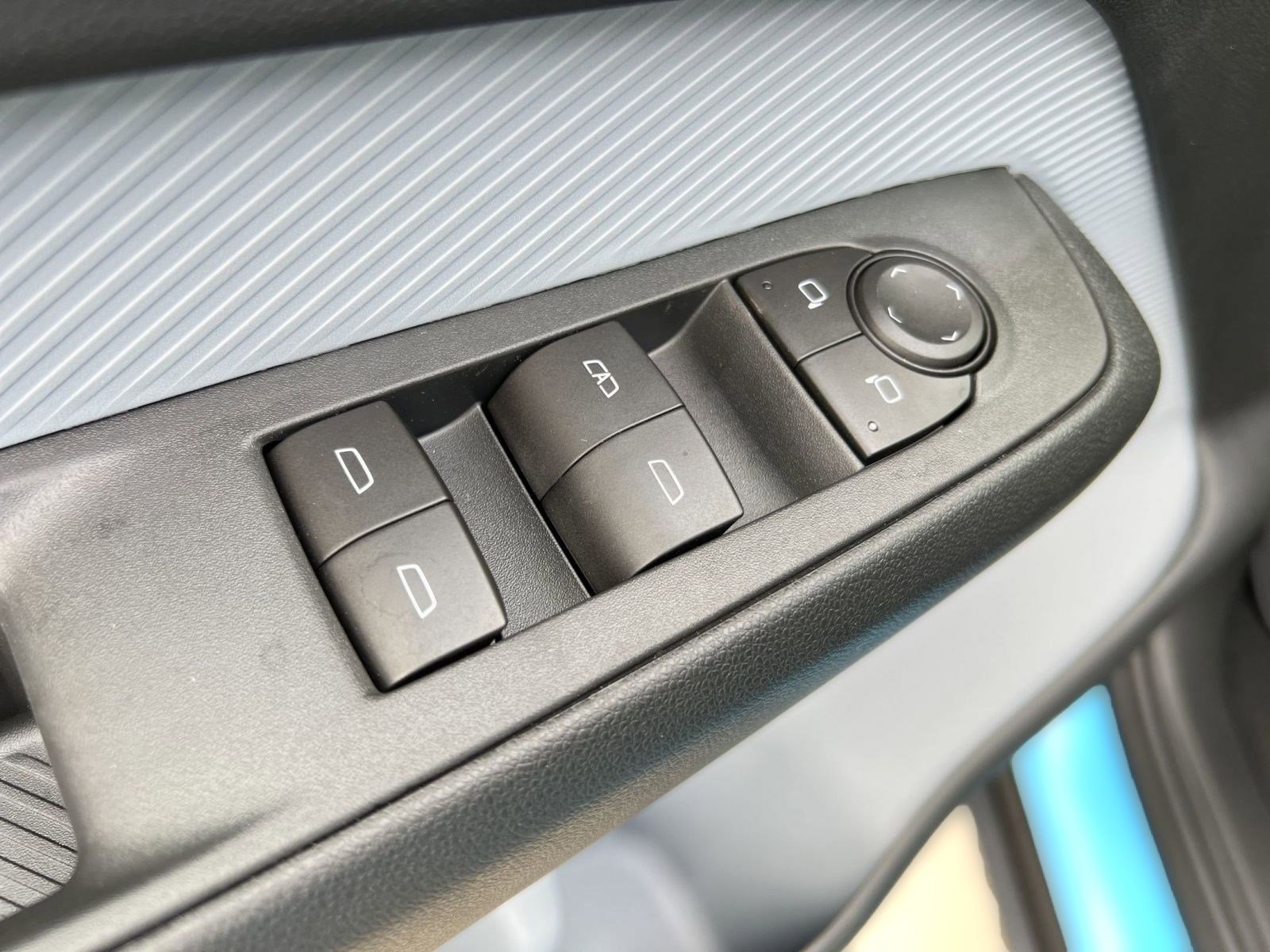 New 2027 Chevrolet Bolt RS w/ Technology Package image 21