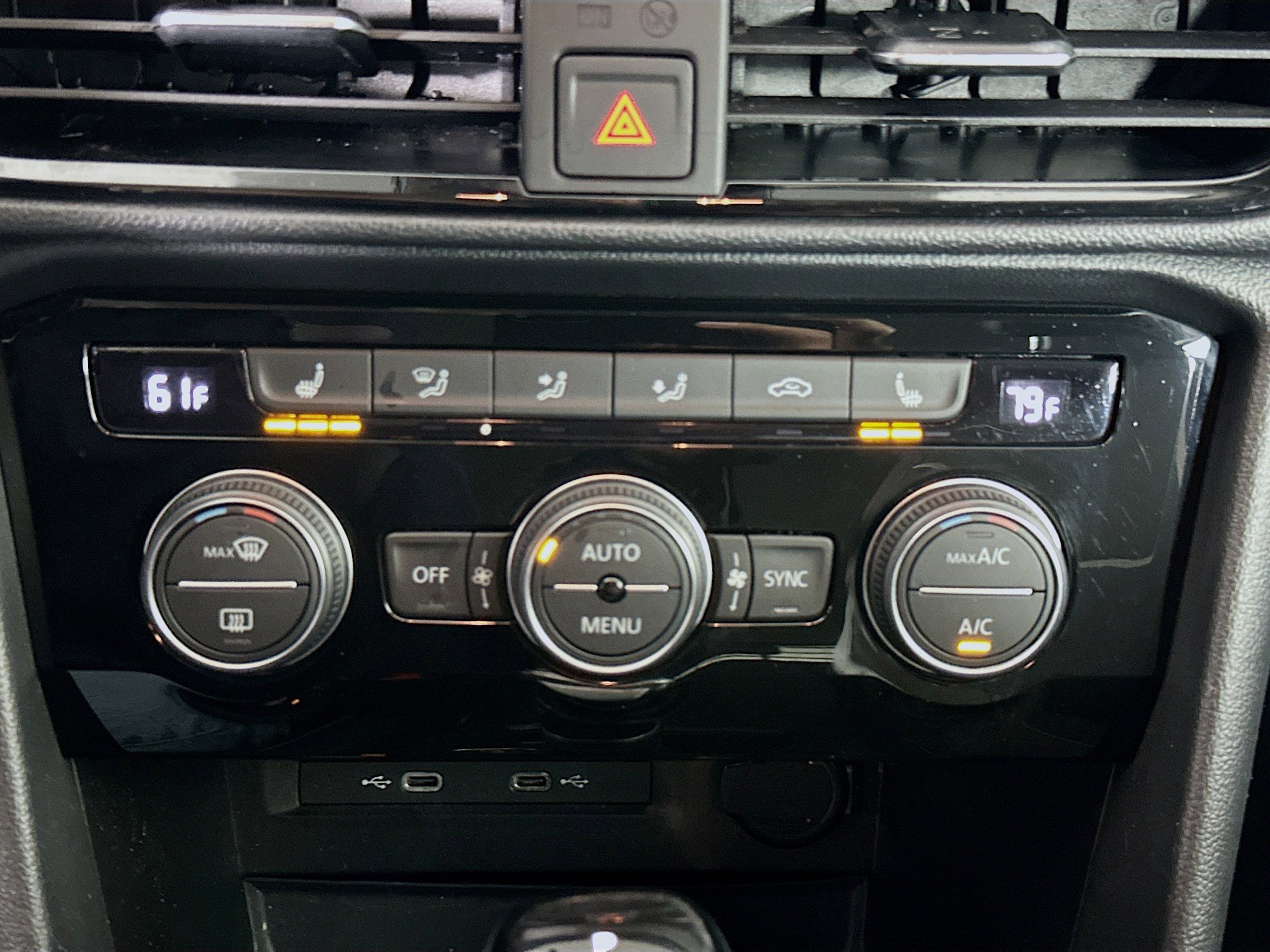 Used 2024 Volkswagen Taos SE image 23