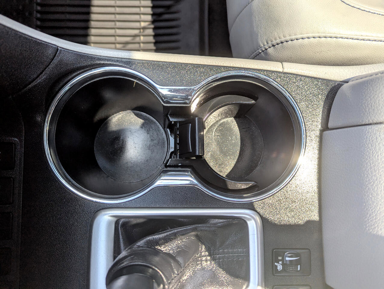 Used 2018 Toyota Highlander XLE image 27