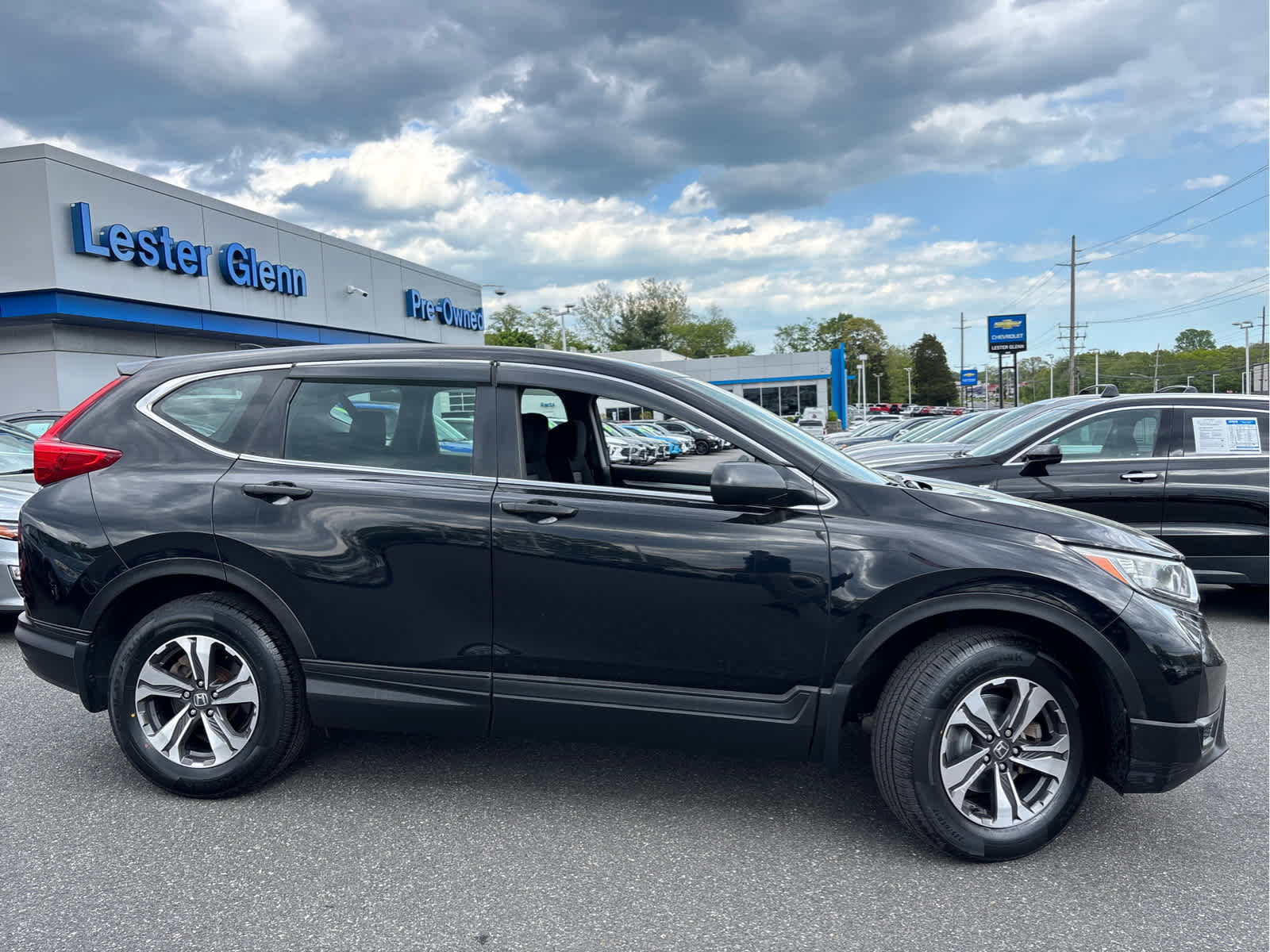 Used 2018 Honda CR-V LX image 3