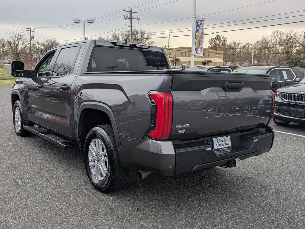 Used 2022 Toyota Tundra SR5 w/ SR5 Convenience Package image 5