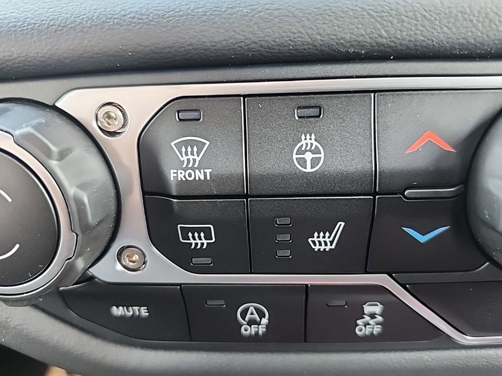 New 2025 Jeep Wrangler Sahara image 33