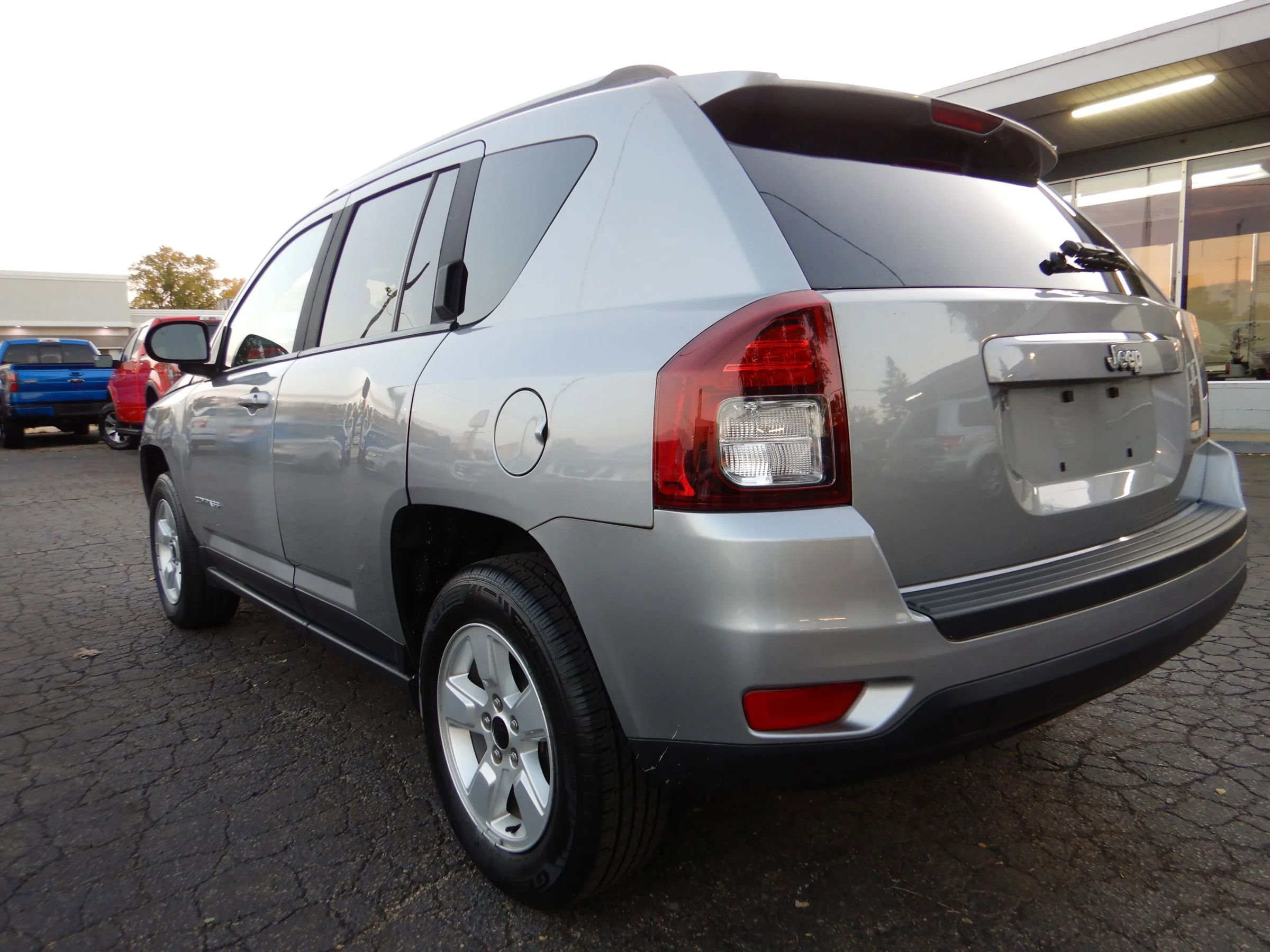 Used 2016 Jeep Compass Sport w/ Power Value Group image 7