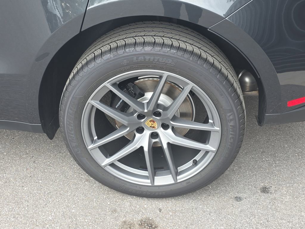New 2026 Porsche Macan image 11