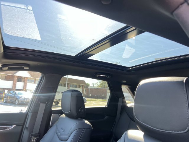 Certified 2024 Cadillac XT5 Premium Luxury w/ LPO, Floor Liner Package AWD/4WD image 20