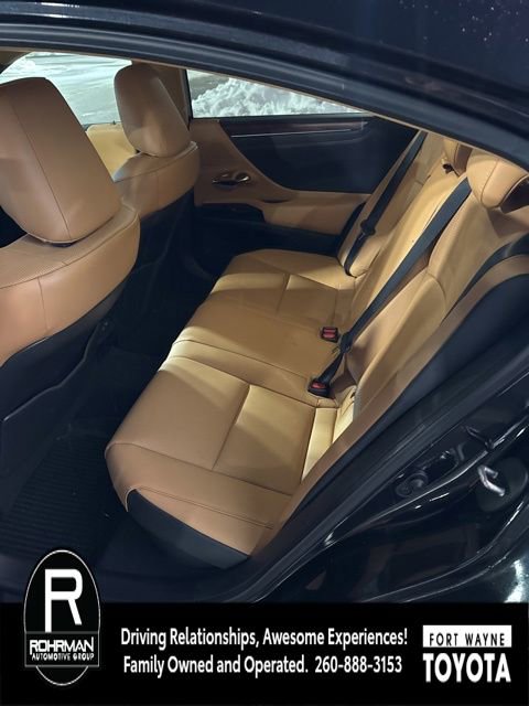 Used 2025 Lexus ES 300h F Sport w/ Accessory Package (Z1) image 8