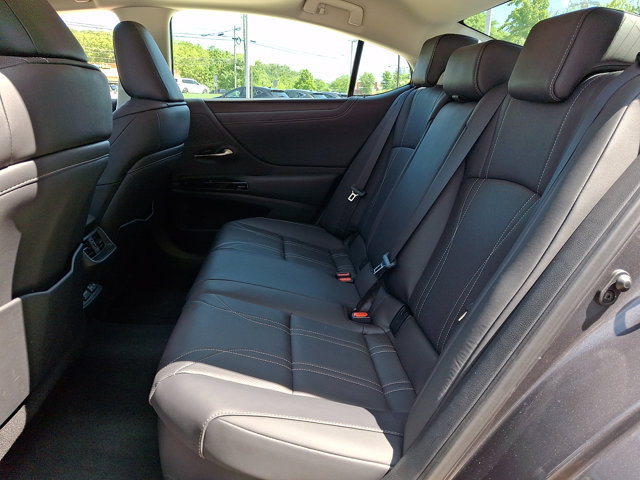 Used 2025 Lexus ES 300h w/ Luxury Package FWD image 10