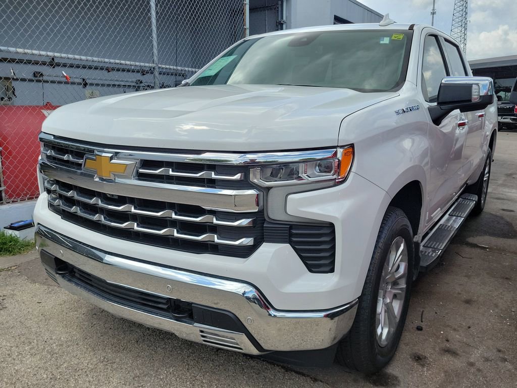 Used 2022 Chevrolet Silverado 1500 LTZ image 2