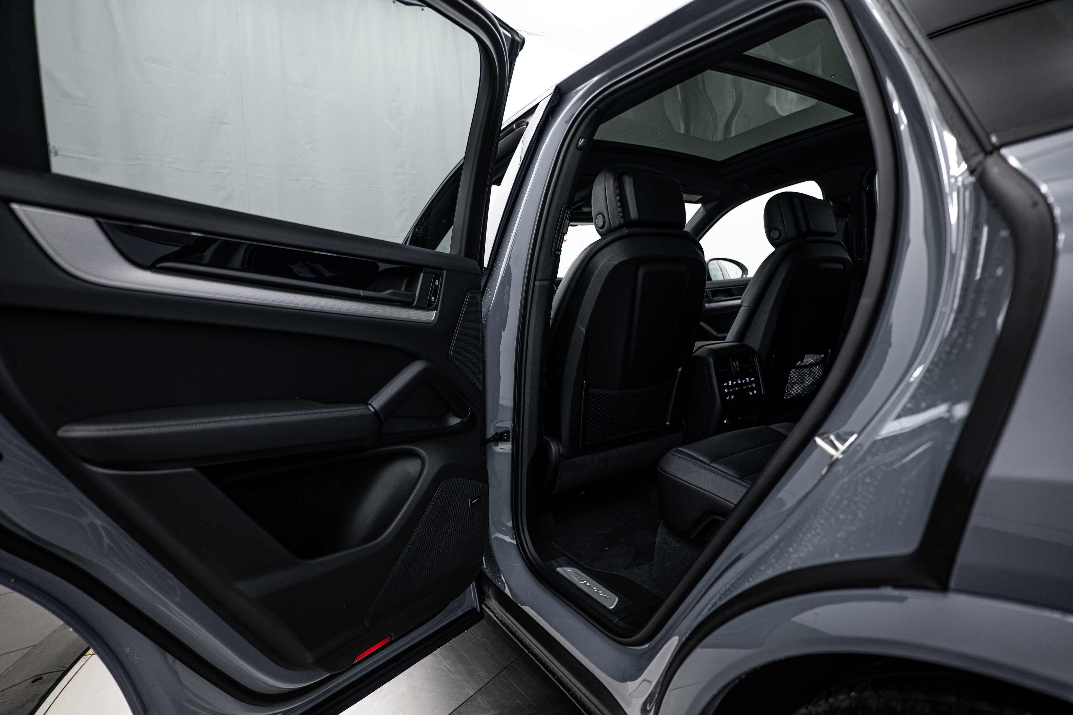 Certified 2026 Porsche Cayenne AWD/4WD image 22