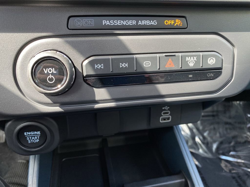 New 2025 Ford Maverick XLT w/ XLT Luxury Package image 24