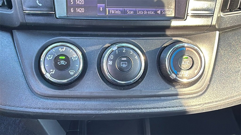 Used 2018 Toyota RAV4 LE image 24