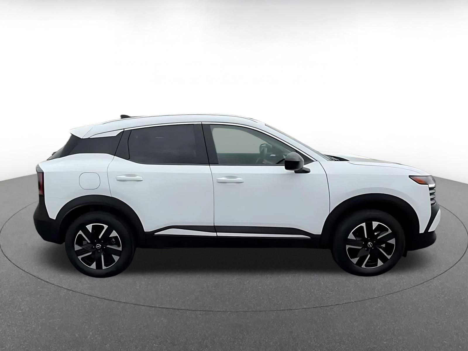 Used 2026 Nissan Kicks SV w/ Cold Weather Package AWD/4WD image 15