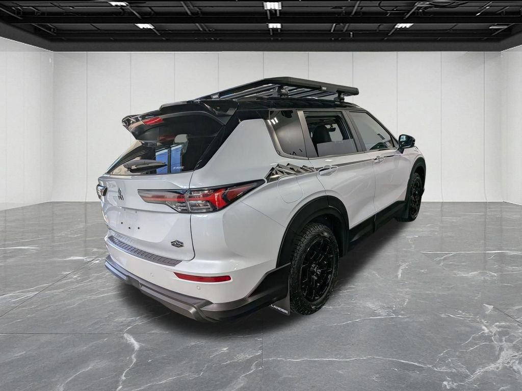 Used 2025 Mitsubishi Outlander Trail Edition image 5
