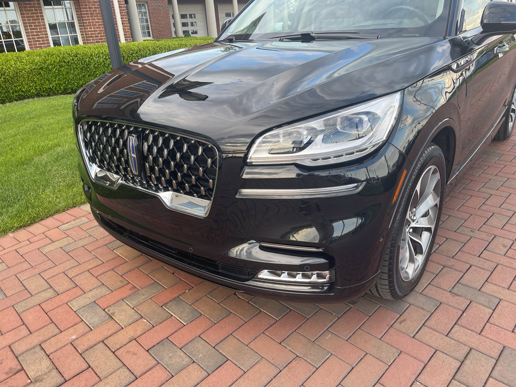 Used 2021 Lincoln Aviator Grand Touring w/ Equipment Group 302A AWD/4WD image 2