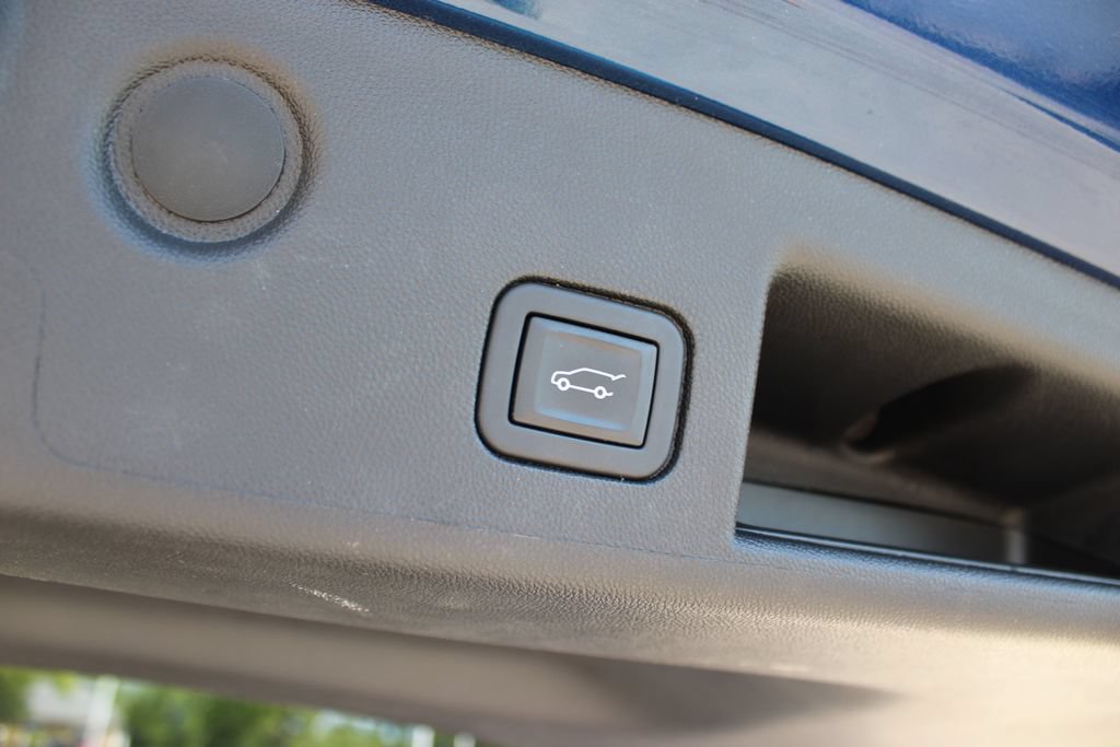 Certified 2023 Chevrolet Equinox Premier FWD image 38