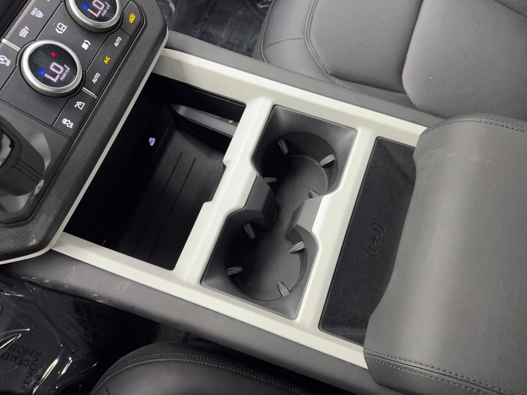 Used 2025 Land Rover Defender 110 S image 68