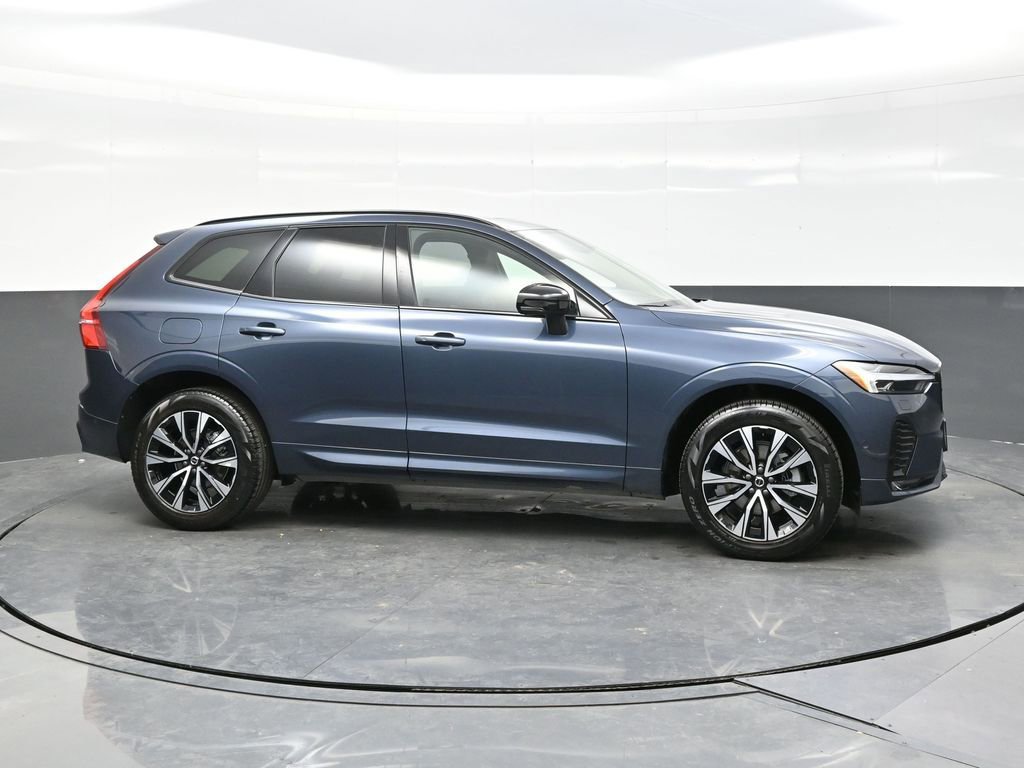 Used 2025 Volvo XC60 B5 Plus AWD/4WD image 8