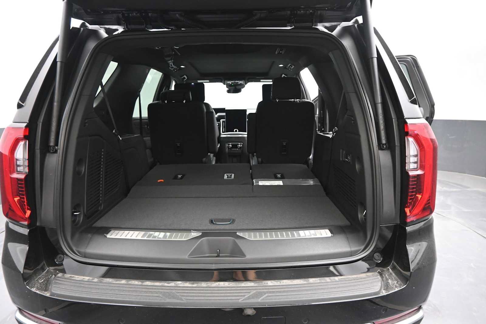 New 2027 GMC Yukon Denali w/ Denali Reserve Package AWD/4WD image 14