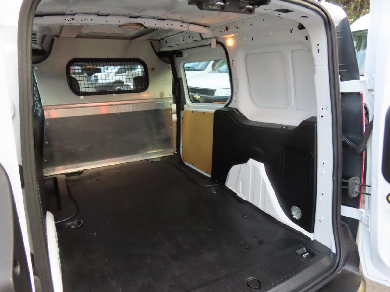 Used 2015 Ford Transit Connect XL FWD image 18
