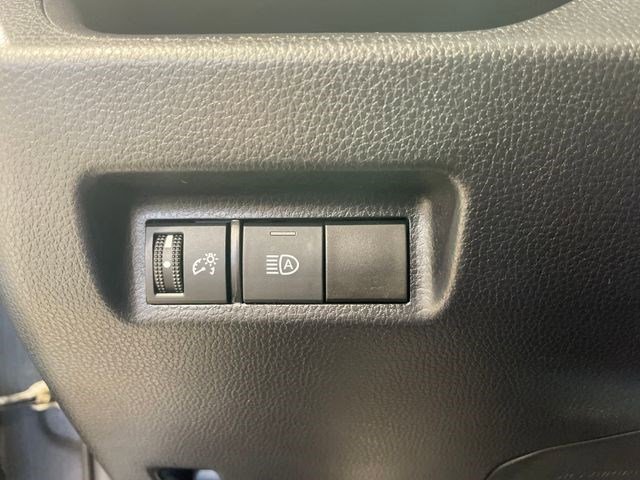 Used 2020 Toyota RAV4 LE w/ All Weather Liner Package AWD/4WD image 43