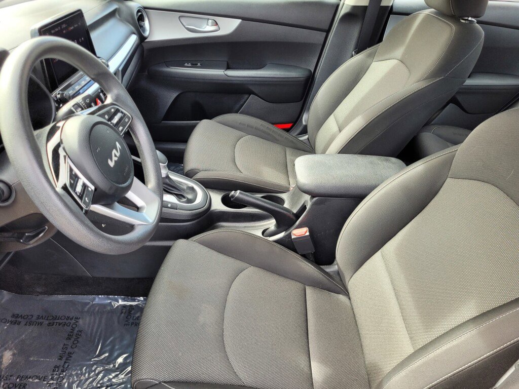 Used 2023 Kia Forte LXS image 12