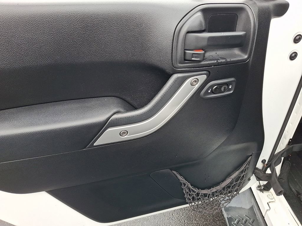 Used 2013 Jeep Wrangler Sahara w/ Dual Top Group image 12