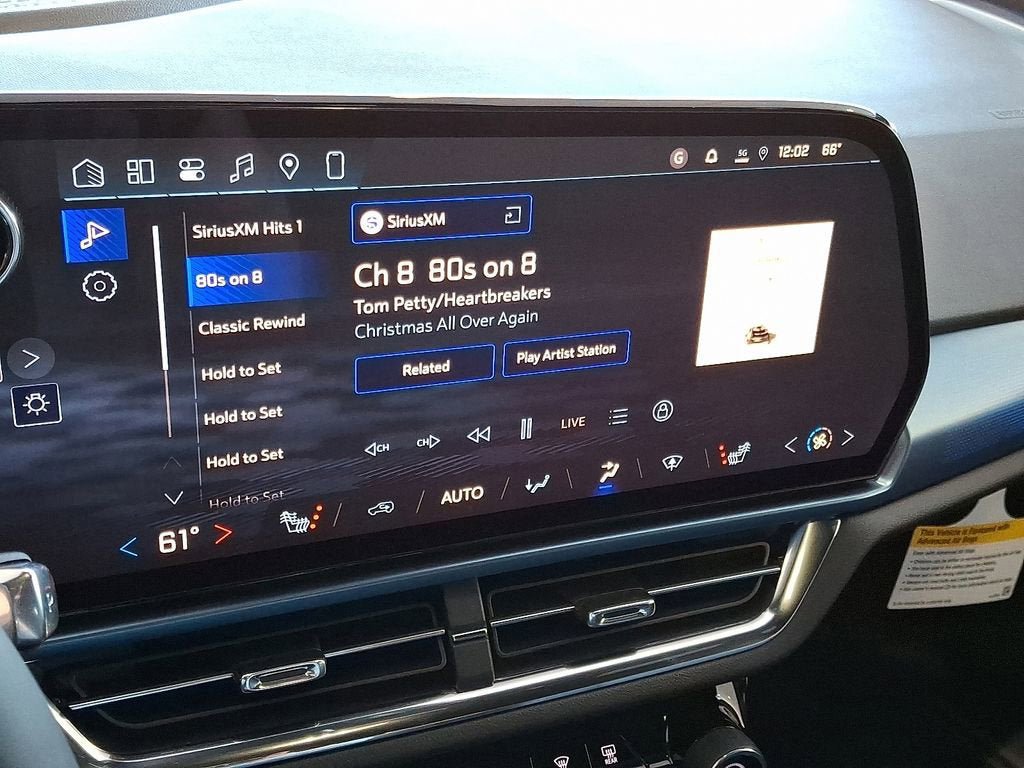 New 2026 Chevrolet Equinox EV LT AWD/4WD image 13
