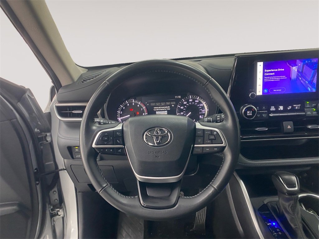 Used 2024 Toyota Highlander LE image 12