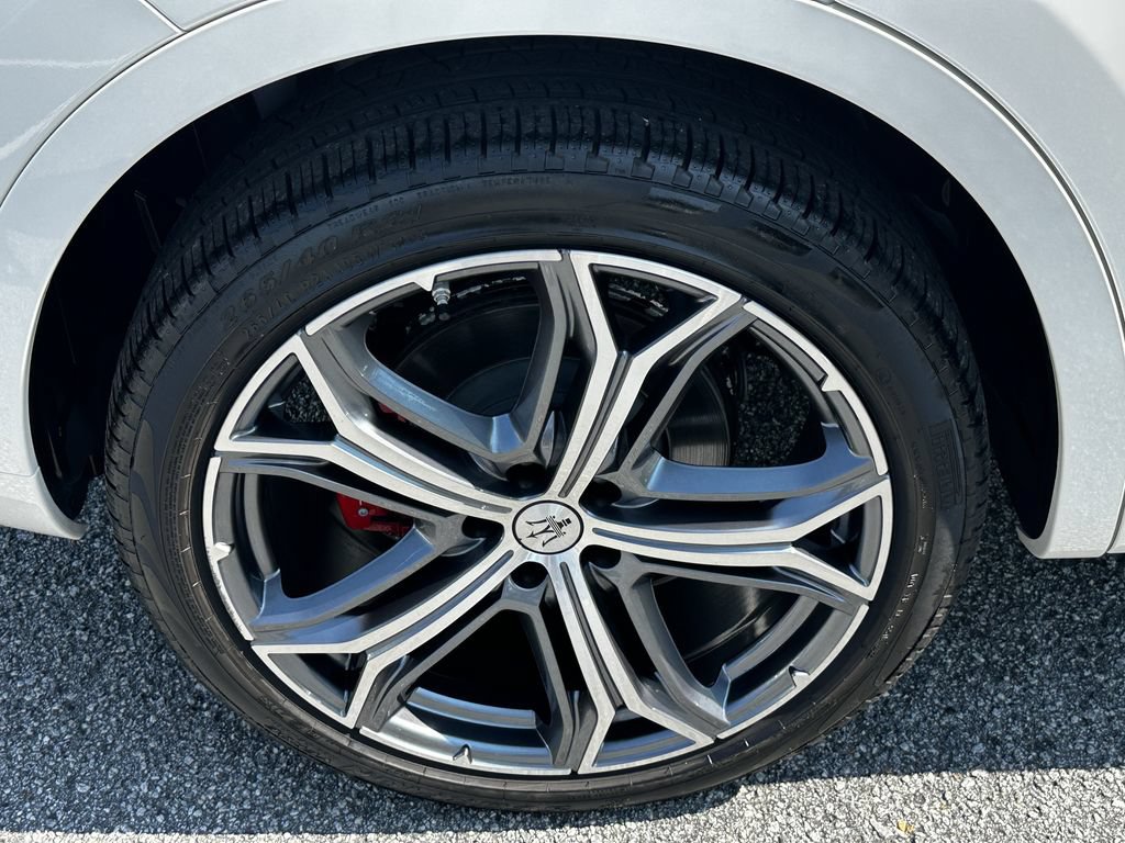 Used 2023 Maserati Levante GT AWD/4WD image 20
