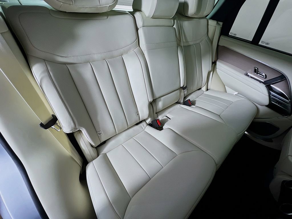 Used 2025 Land Rover Range Rover Autobiography image 29