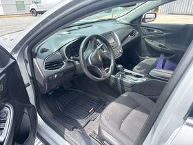 Used 2018 Chevrolet Malibu LT FWD image 9