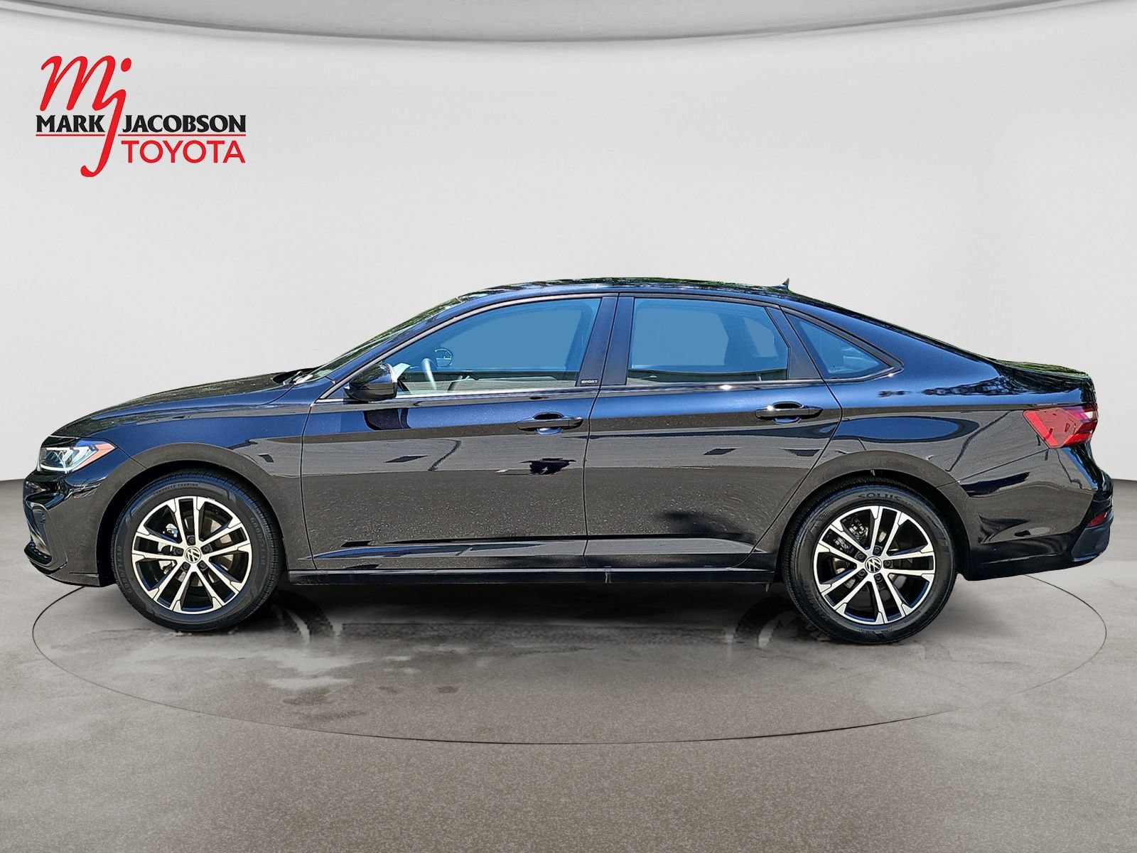 Used 2025 Volkswagen Jetta Sport FWD image 13