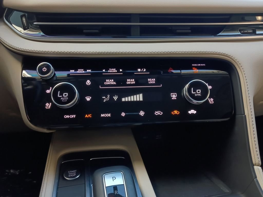 Used 2023 INFINITI QX60 Sensory w/ Vision Package image 4