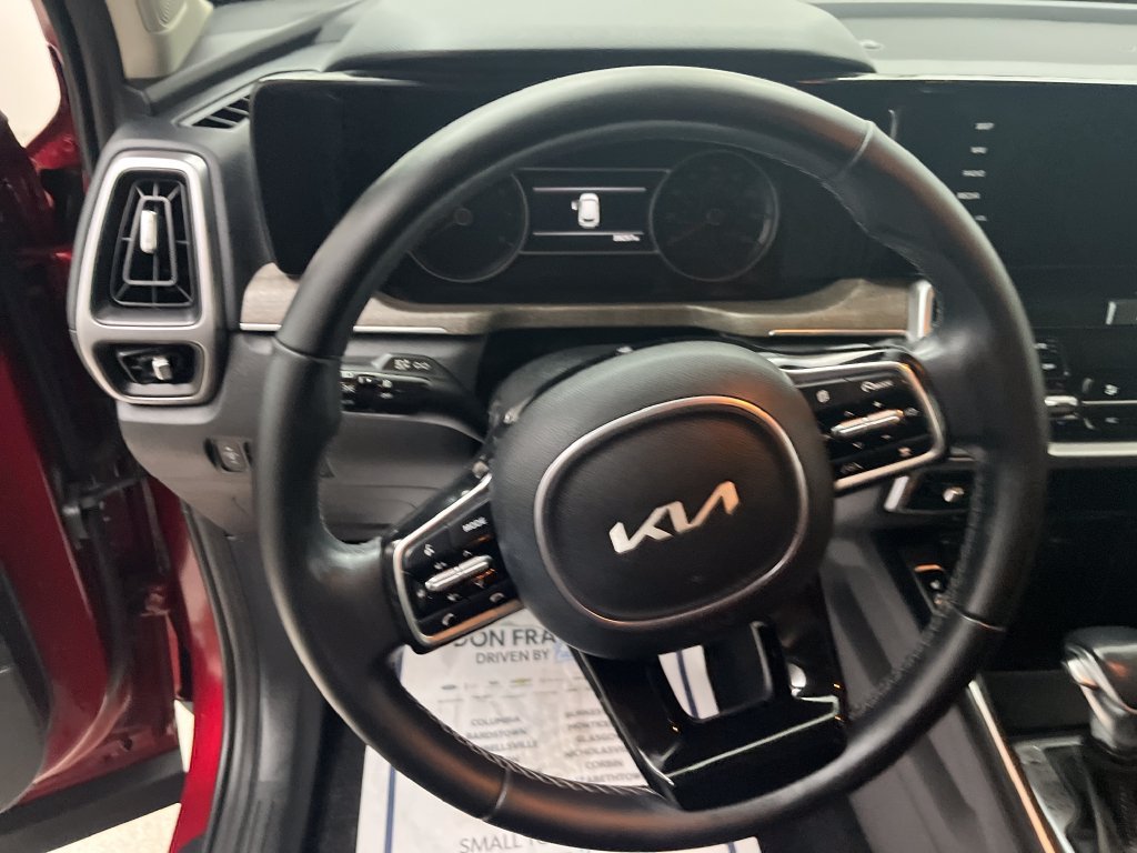 Used 2023 Kia Sorento EX FWD image 16