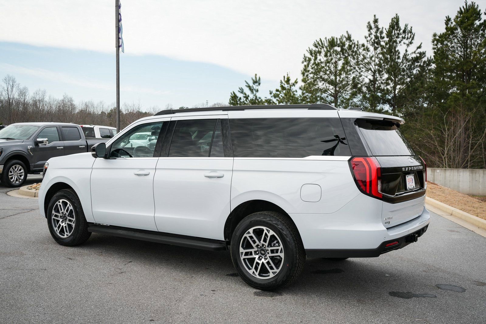 New 2026 Ford Expedition Max Active AWD/4WD image 7