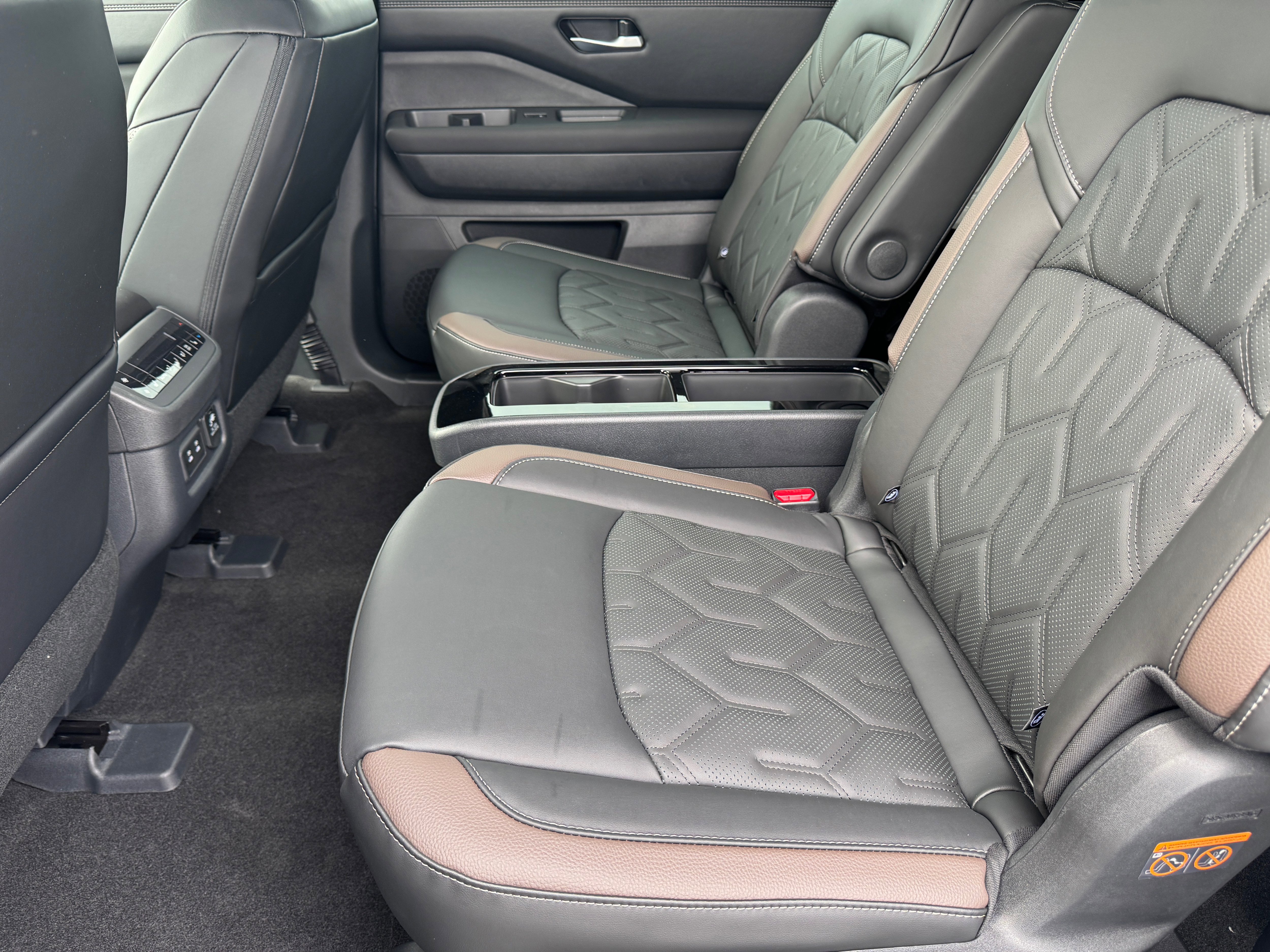 New 2026 Nissan Pathfinder Platinum image 23